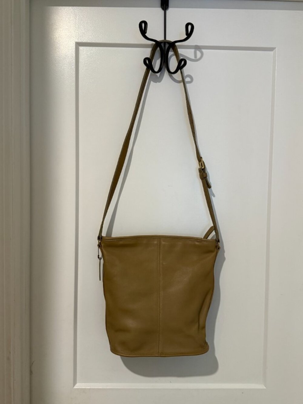 Vintage USA Made Coach Legacy Bucket Crossbody Bag 1370-304 British Tan Leather